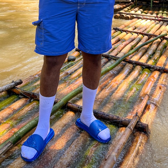 Blue Fendi FF Motif Embossed Slides - Picture 6 of 8